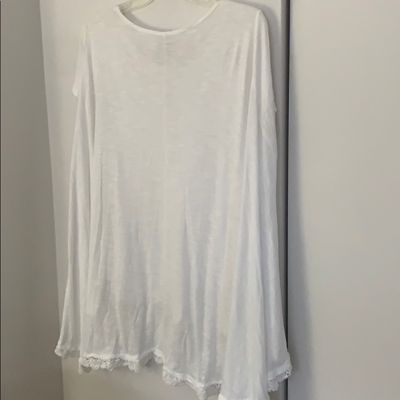 Emma & Sam White Flowy T-Shirt With Crochet Trim - Picture 7 of 7